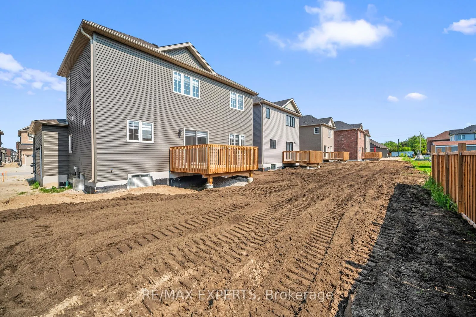 Photo 37 of 216 Cubitt Street, Clearview, Stayner — HOMEH