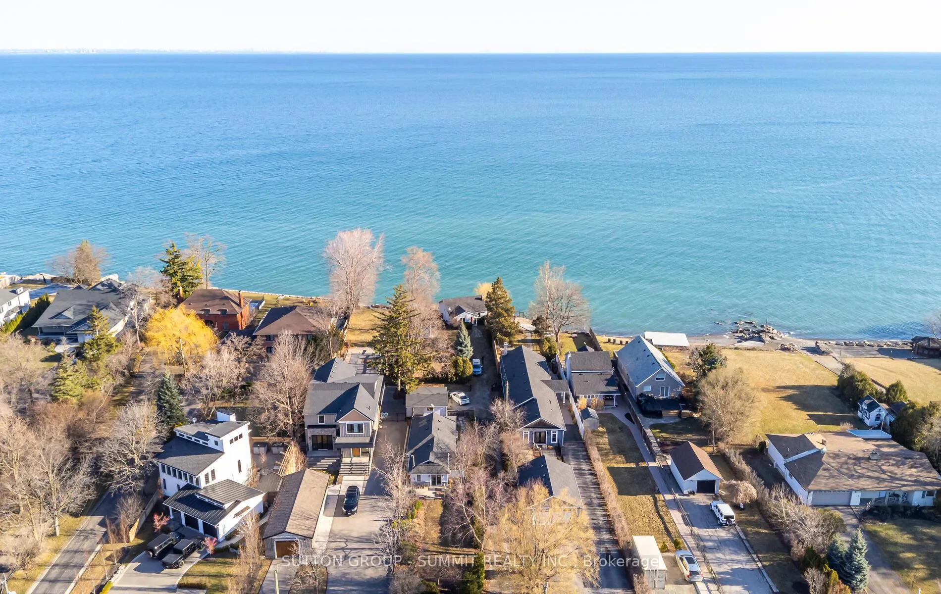 Front of 18 1/2 Lakeshore Drive