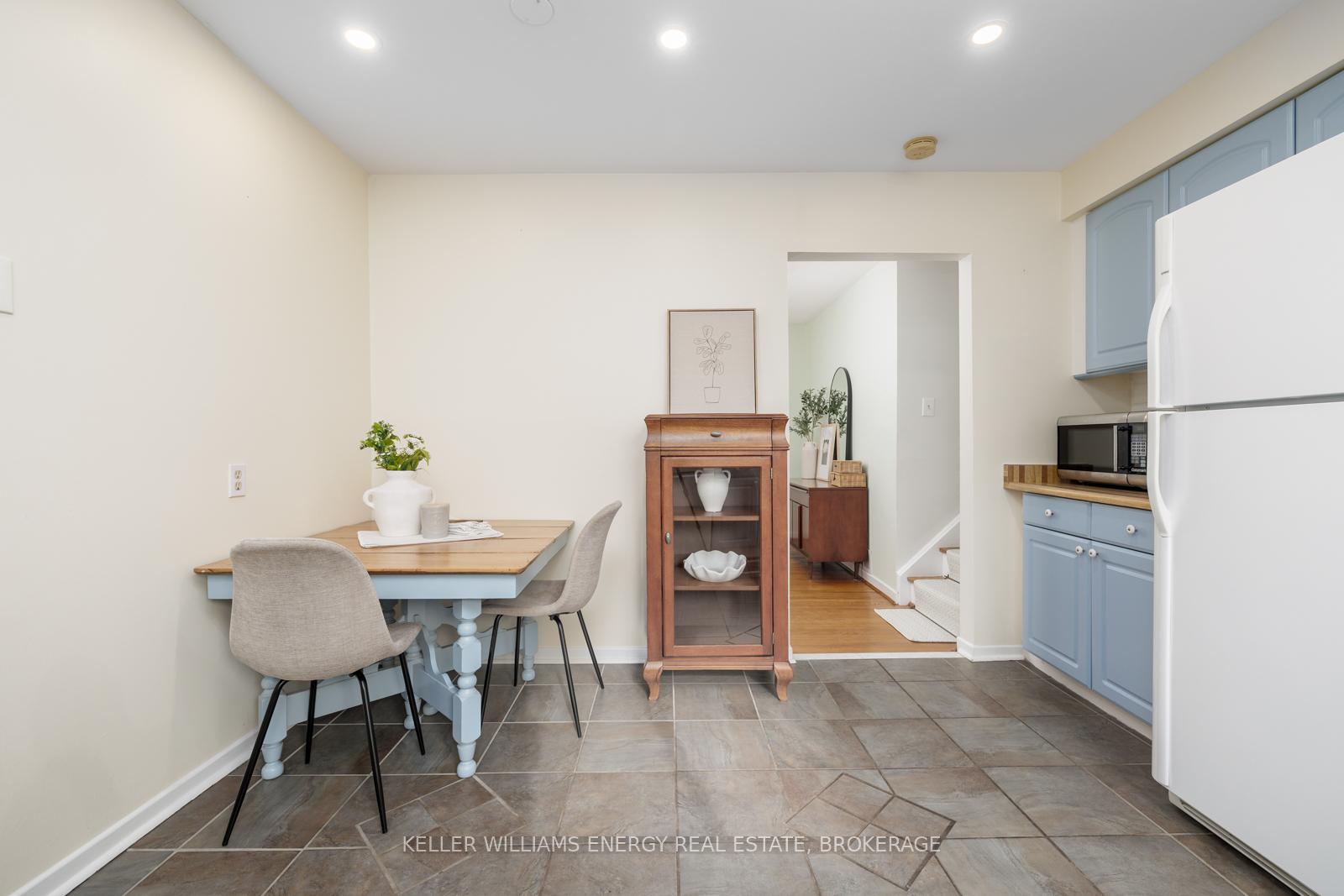 Photo 15 of 17 Gregory Road, Ajax, South East — HOMEH