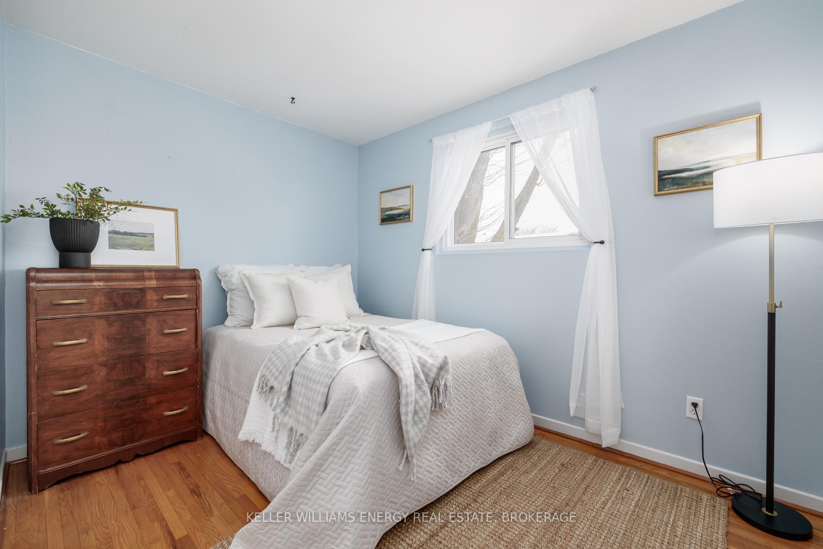 Photo 16 of 17 Gregory Road, Ajax, South East — HOMEH