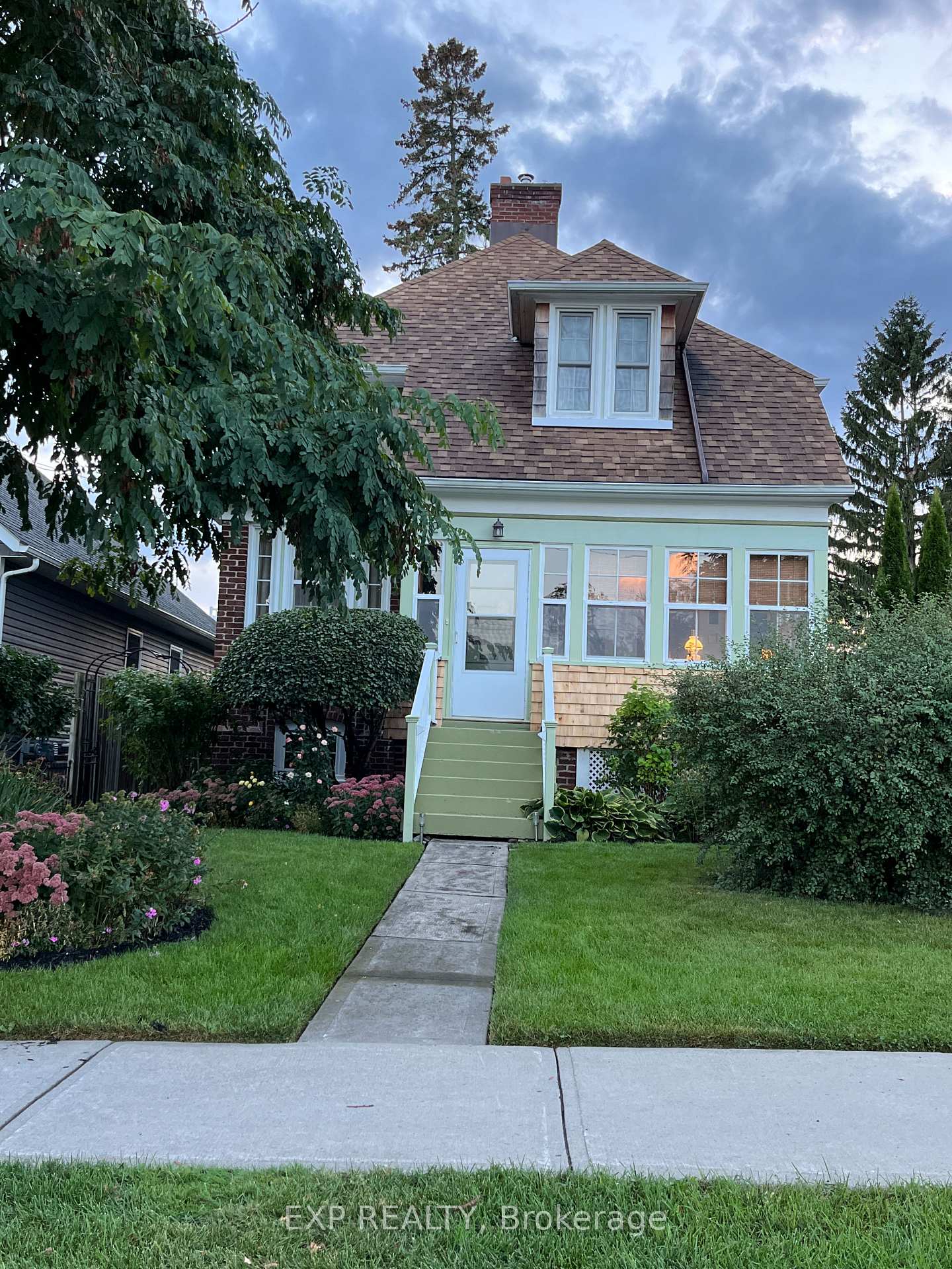 Photo 2 of 112 Palmer Road, Belleville, Belleville Ward — HOMEH