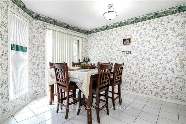 Photo 4 of Unit Upper, 36 Eagleridge Drive, Brampton, Sandringham-Wellington — HOMEH