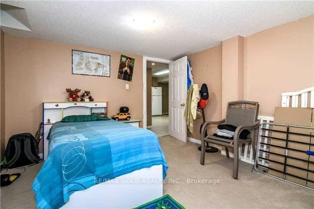 Photo 10 of Unit Upper, 36 Eagleridge Drive, Brampton, Sandringham-Wellington — HOMEH