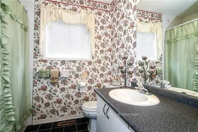 Photo 15 of Unit Upper, 36 Eagleridge Drive, Brampton, Sandringham-Wellington — HOMEH