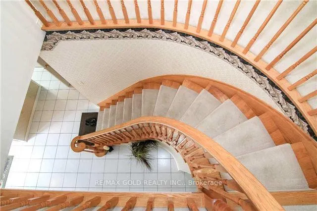 Photo 16 of Unit Upper, 36 Eagleridge Drive, Brampton, Sandringham-Wellington — HOMEH