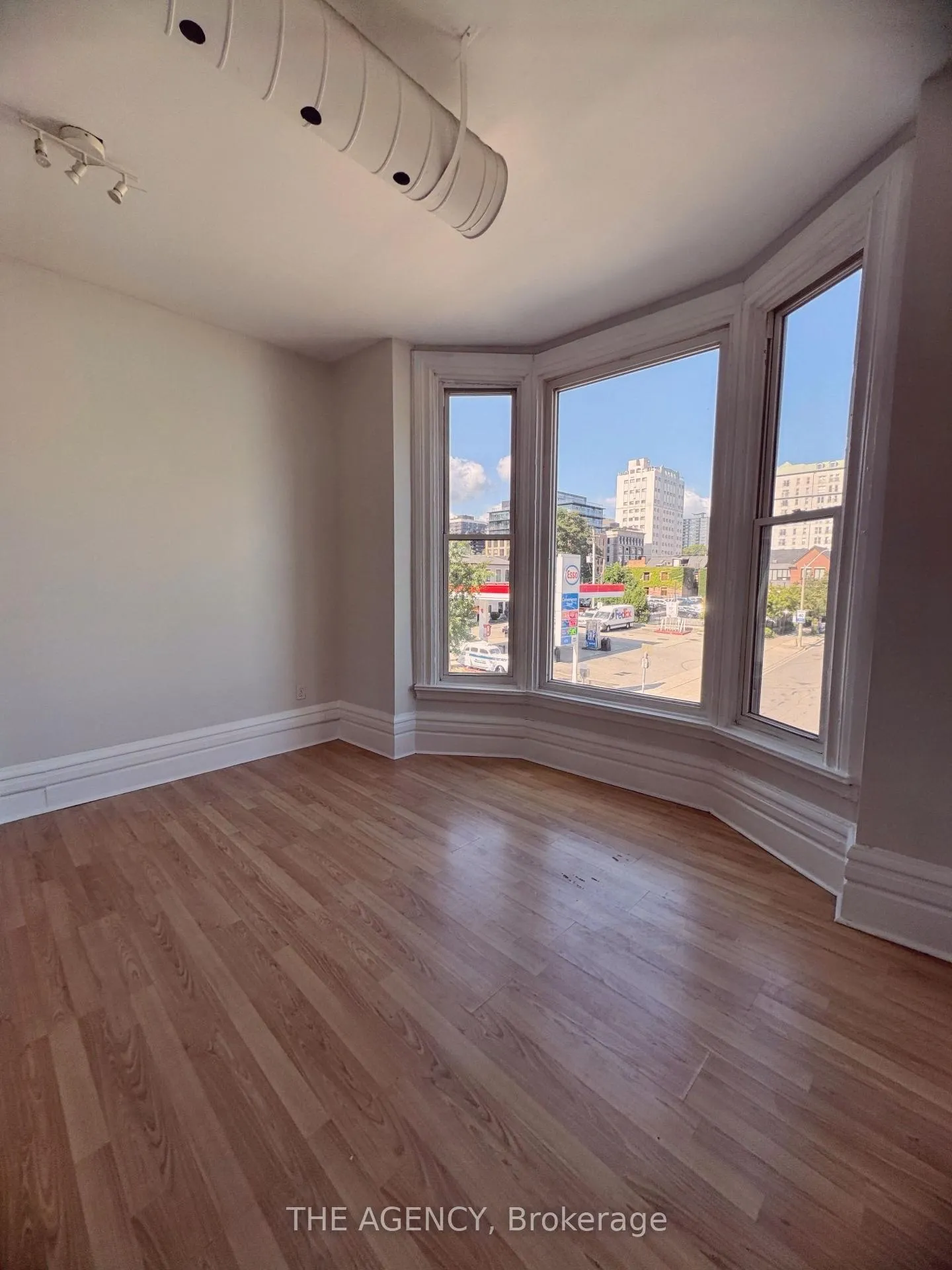 Front of Unit 4, 139 1/2 John Street S