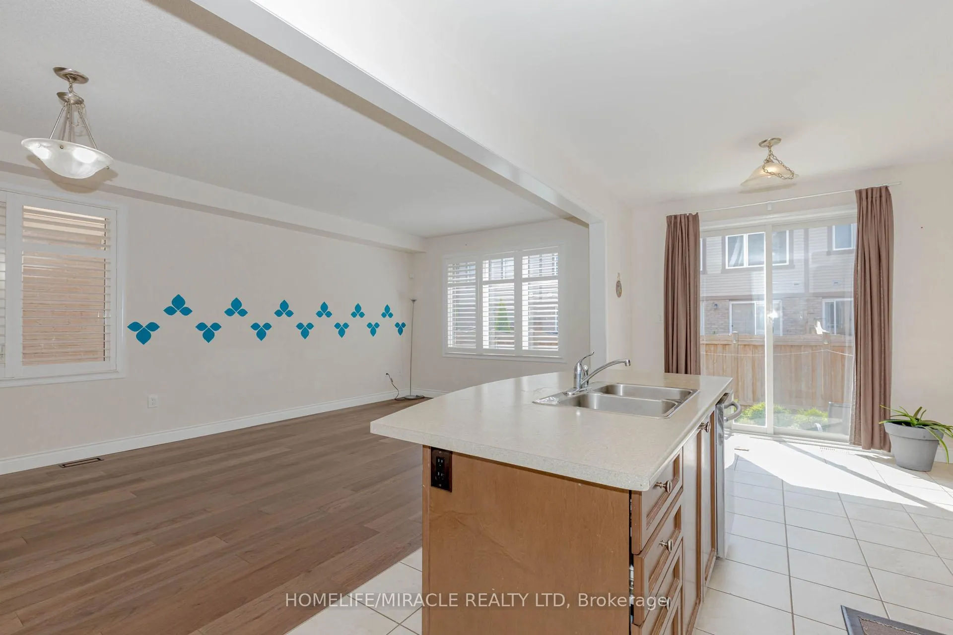 Photo 15 of 19 Bannister Crescent, Brampton, Northwest Brampton — HOMEH