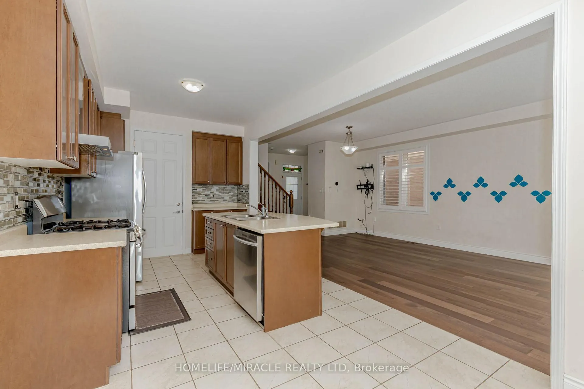 Photo 17 of 19 Bannister Crescent, Brampton, Northwest Brampton — HOMEH