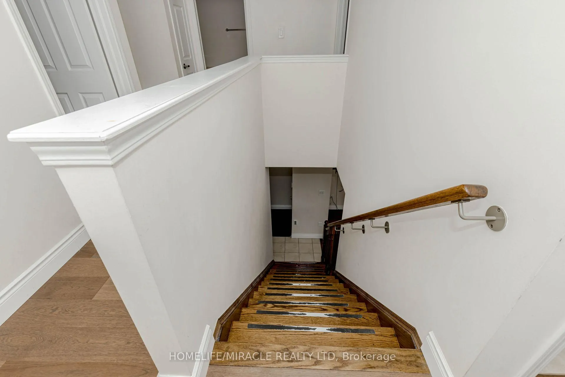 Photo 20 of 19 Bannister Crescent, Brampton, Northwest Brampton — HOMEH