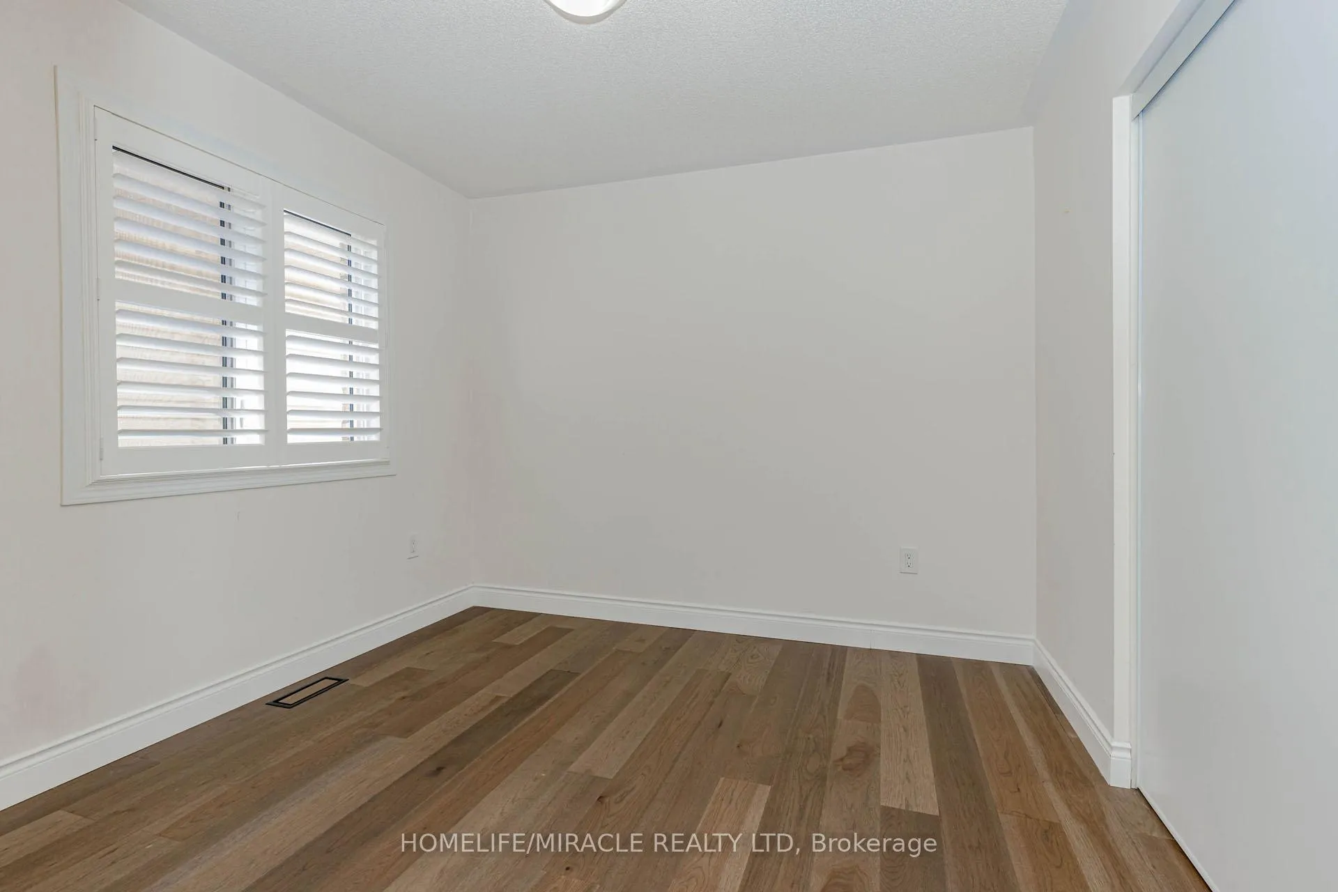 Photo 31 of 19 Bannister Crescent, Brampton, Northwest Brampton — HOMEH