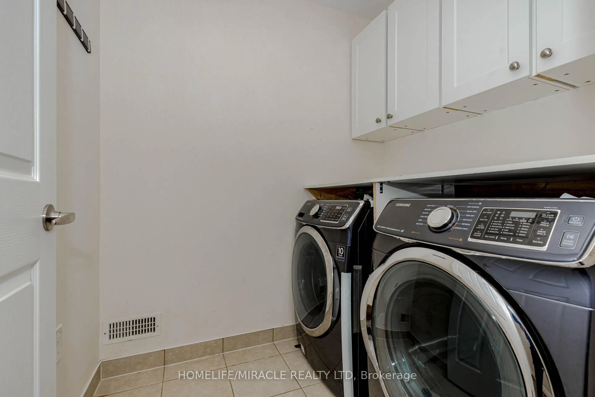 Photo 33 of 19 Bannister Crescent, Brampton, Northwest Brampton — HOMEH