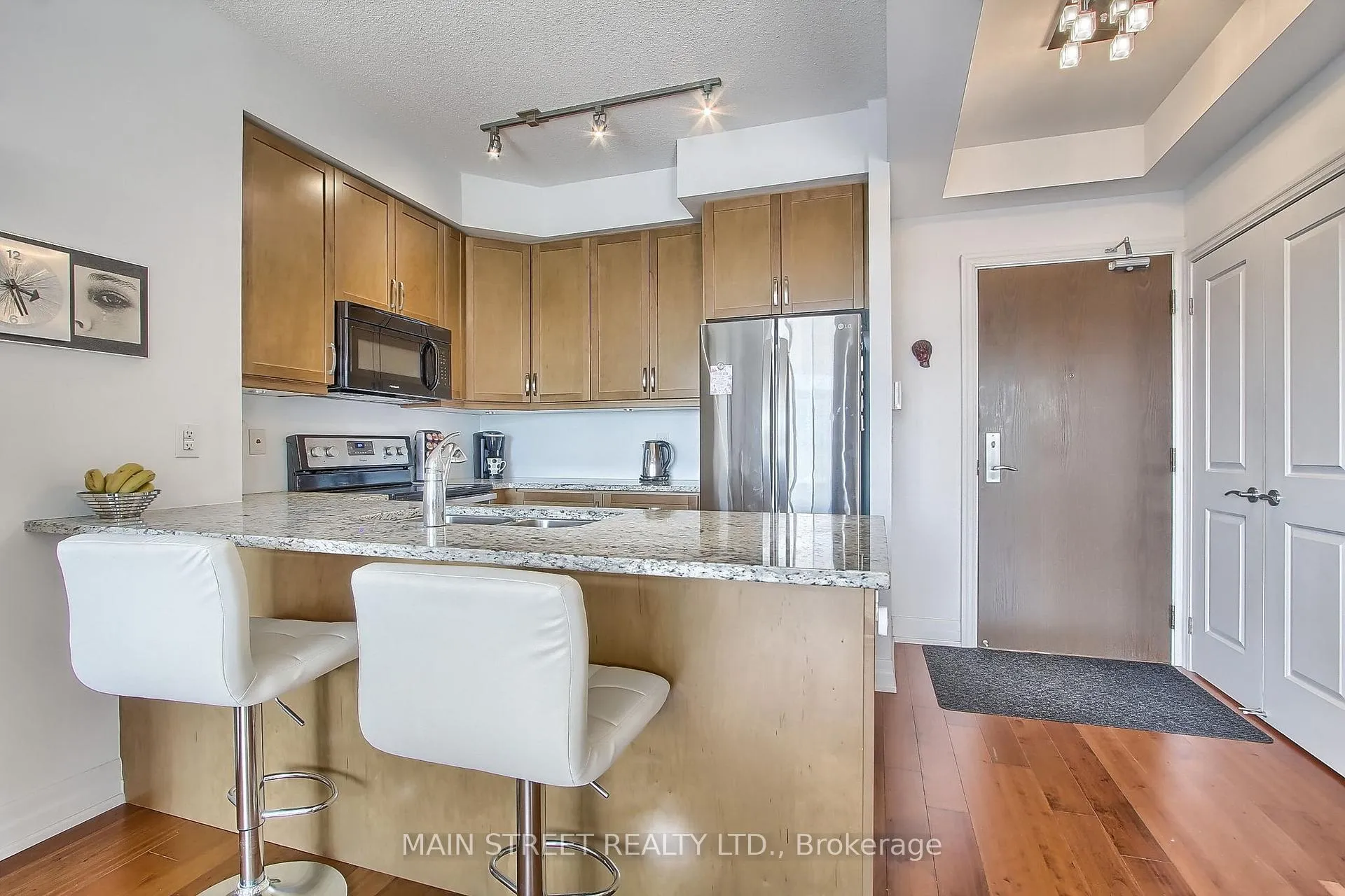 Photo 7 of Unit 320, 111 Civic Square Gate W, Aurora, Bayview Wellington — HOMEH