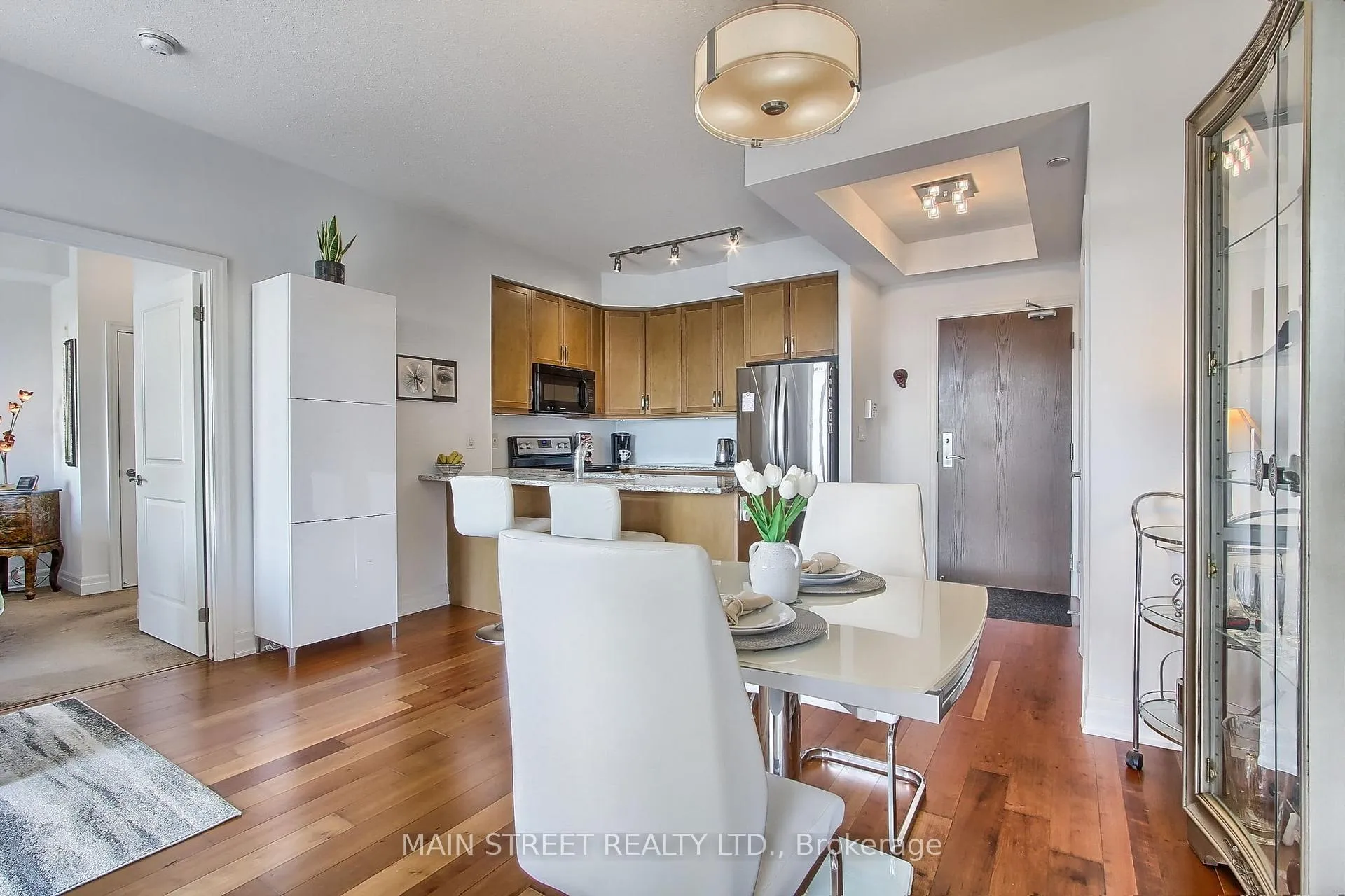 Photo 13 of Unit 320, 111 Civic Square Gate W, Aurora, Bayview Wellington — HOMEH