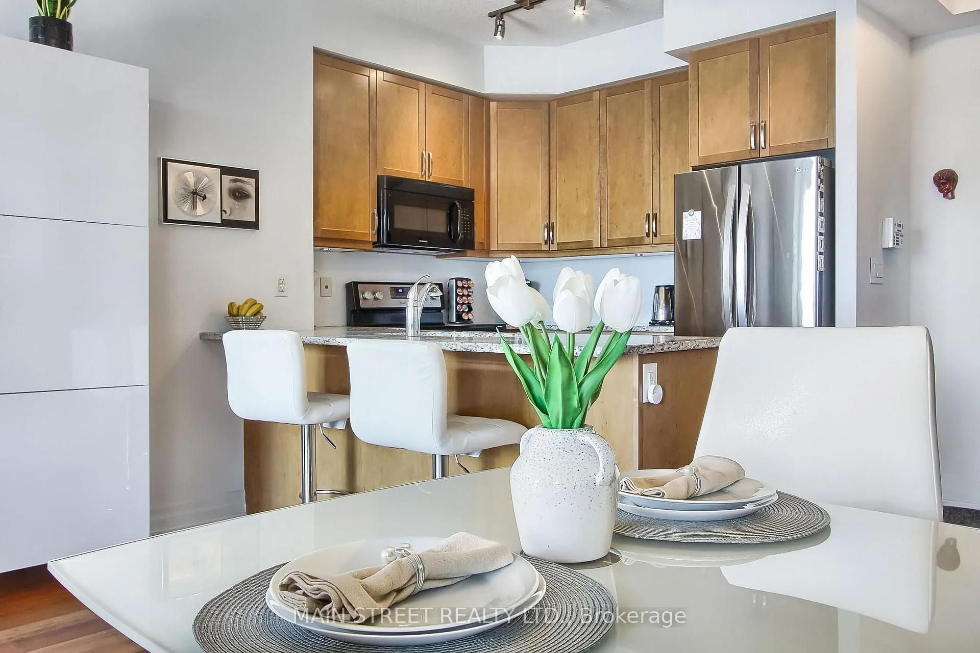 Photo 14 of Unit 320, 111 Civic Square Gate W, Aurora, Bayview Wellington — HOMEH
