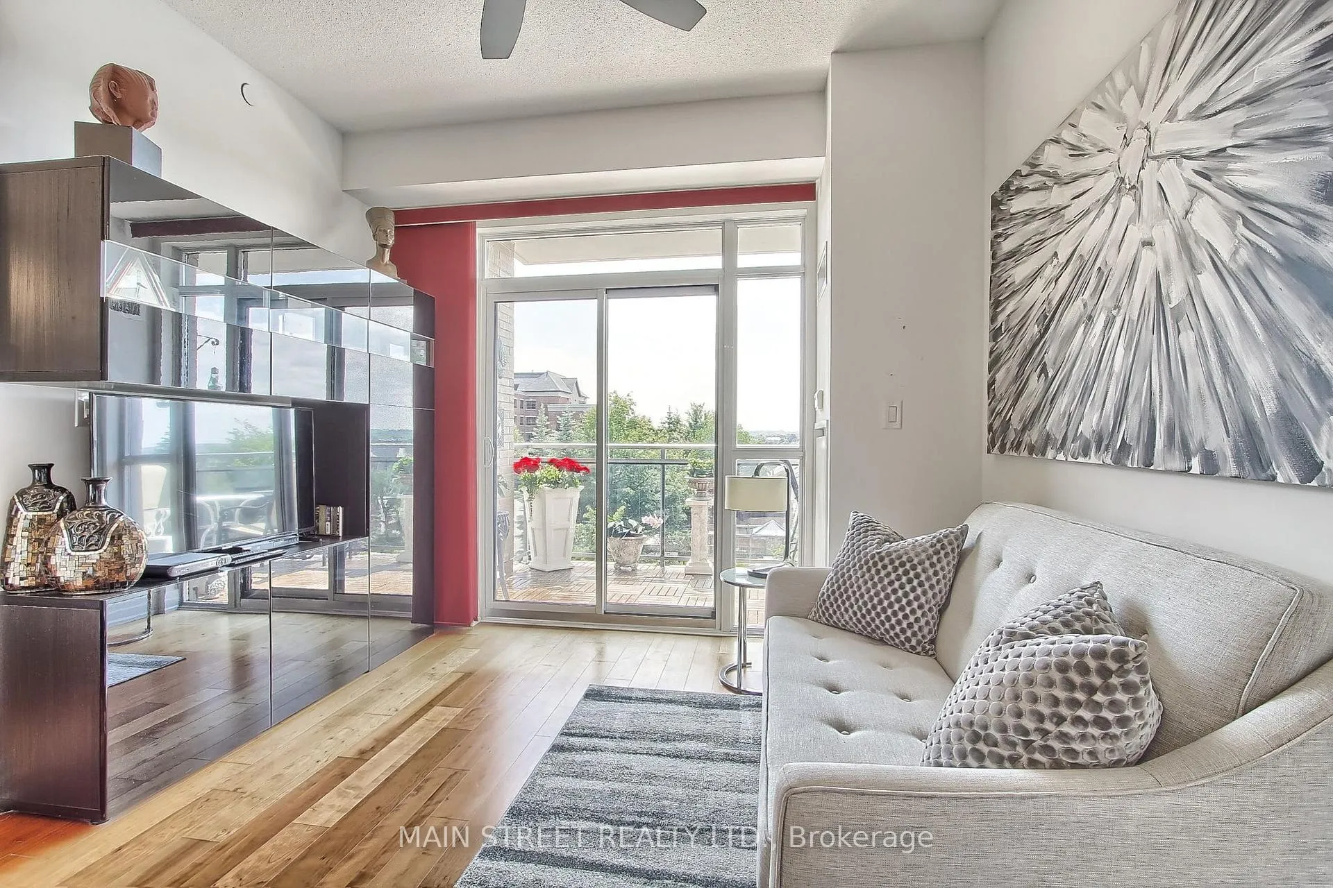 Photo 16 of Unit 320, 111 Civic Square Gate W, Aurora, Bayview Wellington — HOMEH