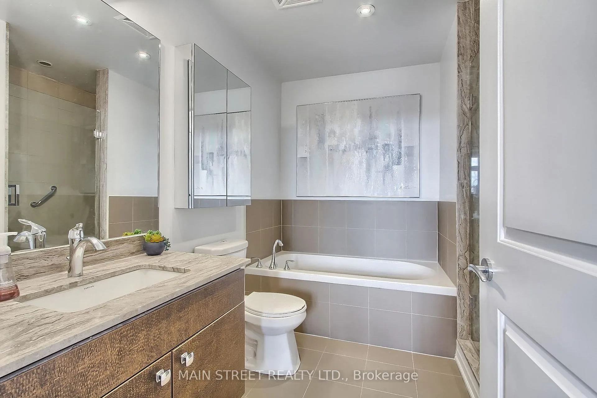 Photo 20 of Unit 320, 111 Civic Square Gate W, Aurora, Bayview Wellington — HOMEH
