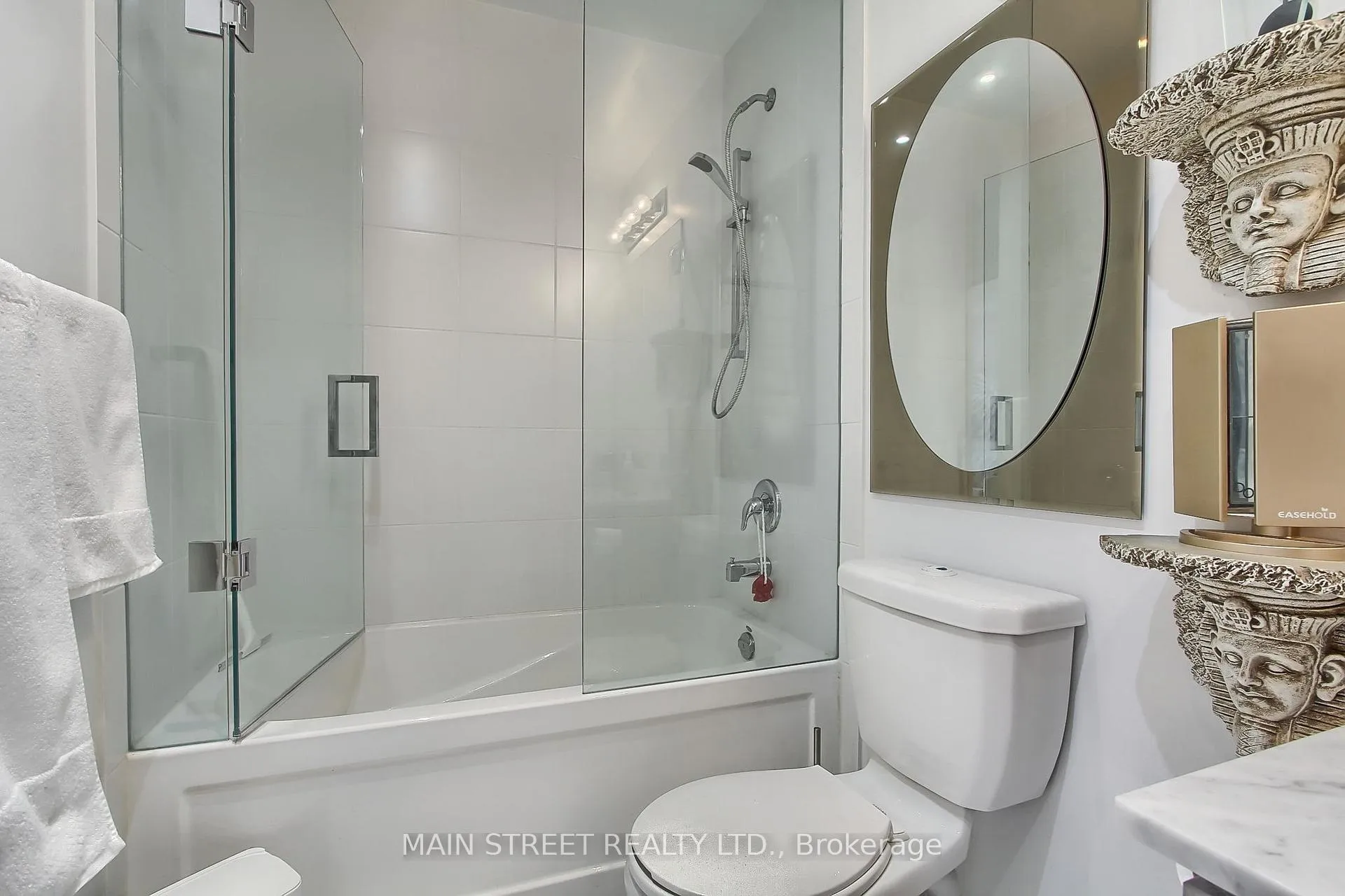 Photo 25 of Unit 320, 111 Civic Square Gate W, Aurora, Bayview Wellington — HOMEH