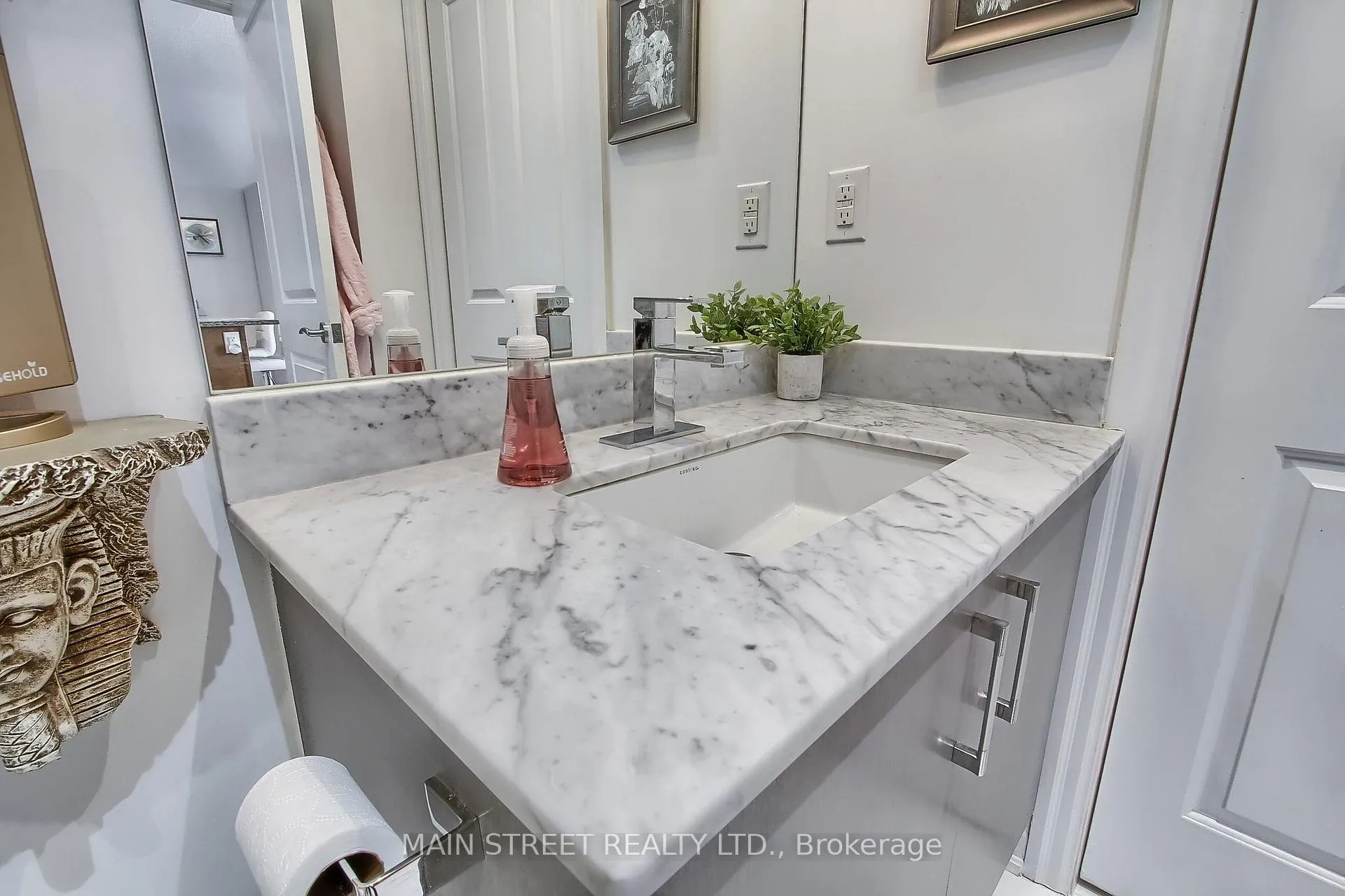 Photo 26 of Unit 320, 111 Civic Square Gate W, Aurora, Bayview Wellington — HOMEH