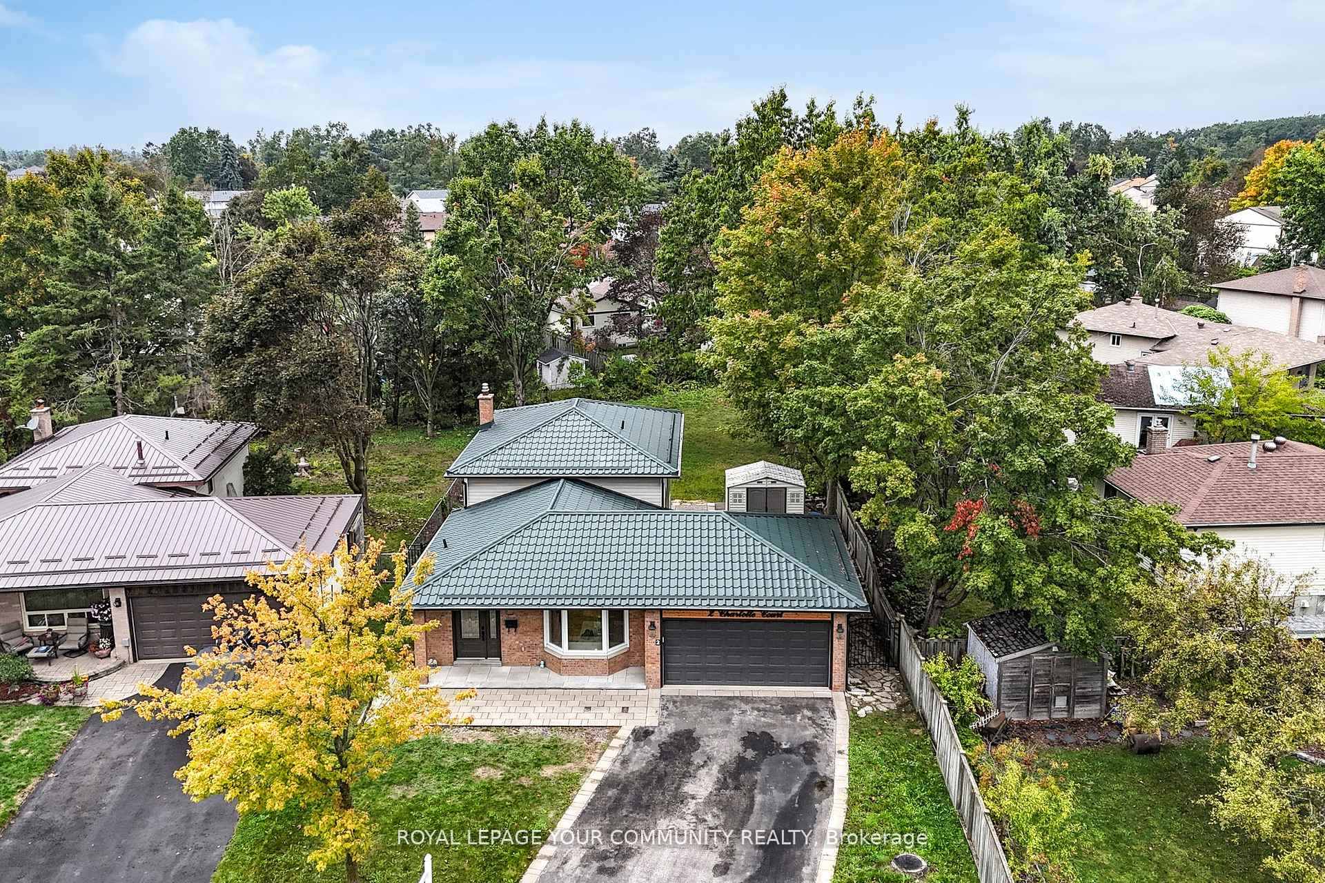 Photo 5 of 2 Charlotte Court, Barrie, Letitia Heights — HOMEH
