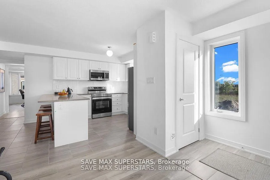 Photo 5 of 91 Appletree Lane, Barrie, Innis-Shore — HOMEH