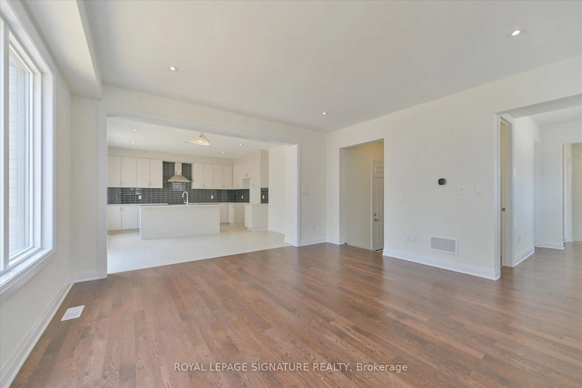 Photo 7 of 5 Oceanic Avenue, Brampton, Northwest Brampton — HOMEH