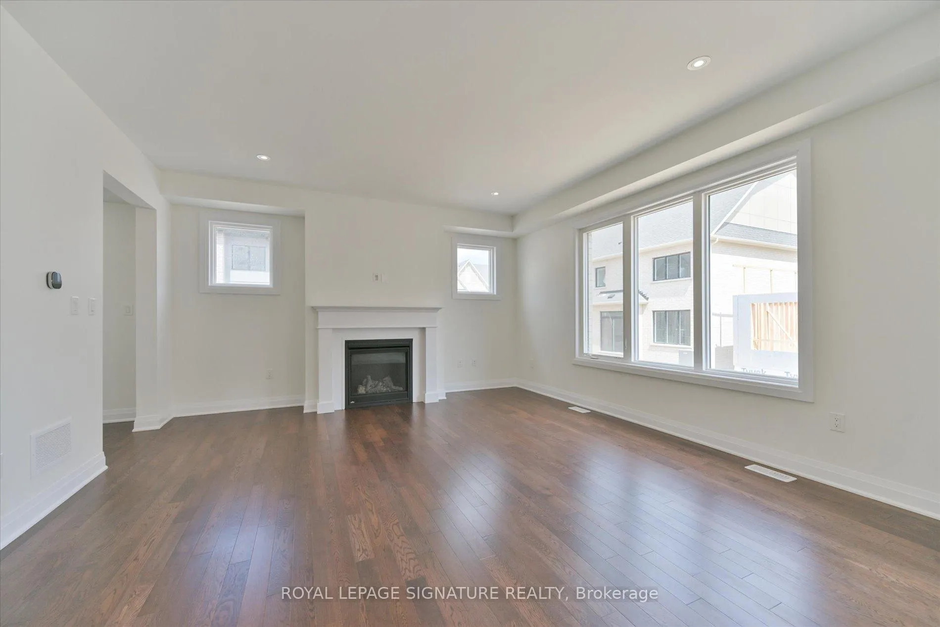 Photo 8 of 5 Oceanic Avenue, Brampton, Northwest Brampton — HOMEH