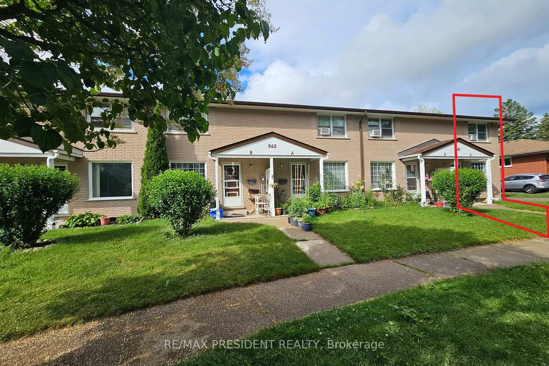 Photo 2 of 560A Brookhaven Crescent, Waterloo — HOMEH
