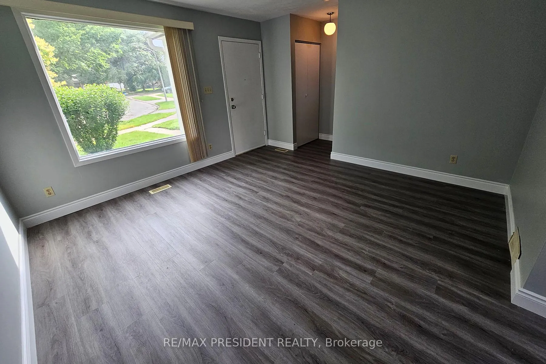 Photo 6 of 560A Brookhaven Crescent, Waterloo — HOMEH