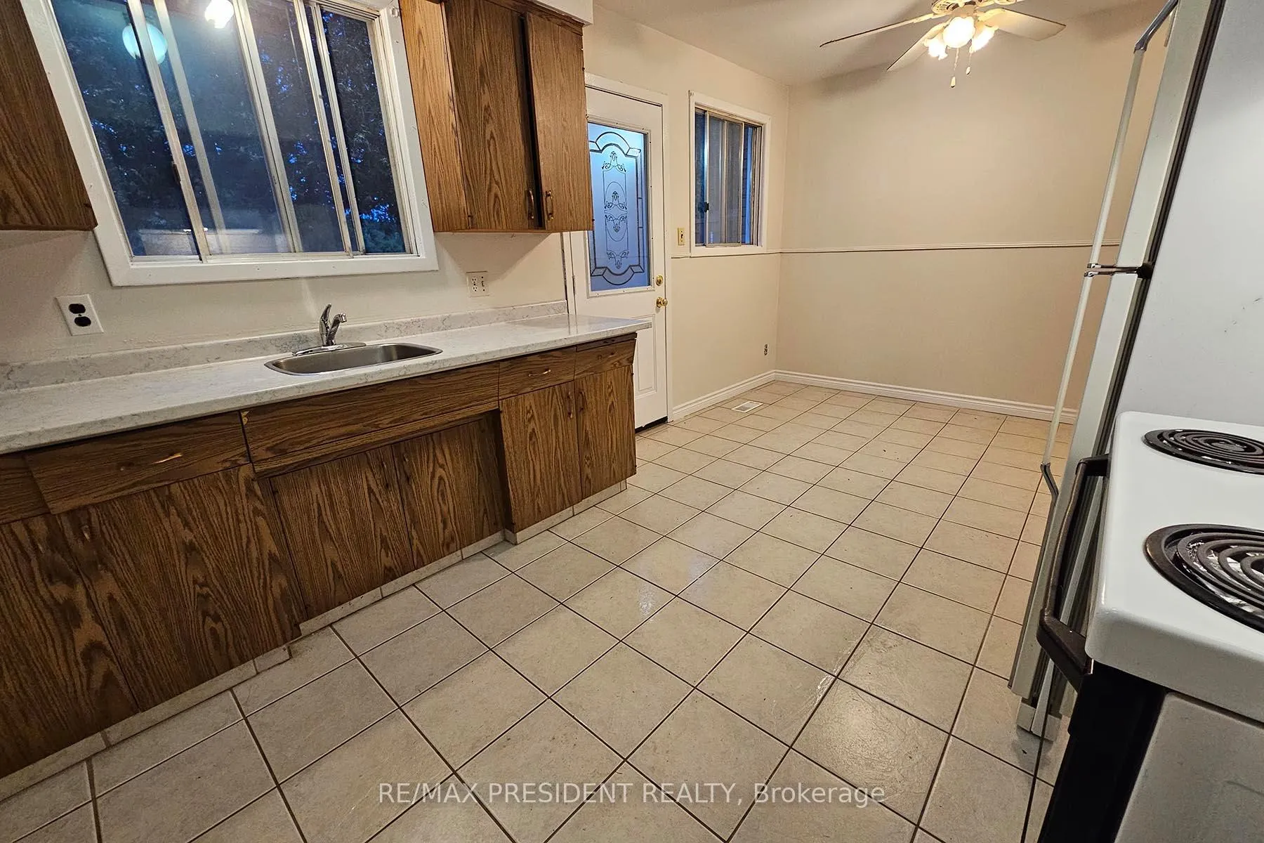 Photo 8 of 560A Brookhaven Crescent, Waterloo — HOMEH