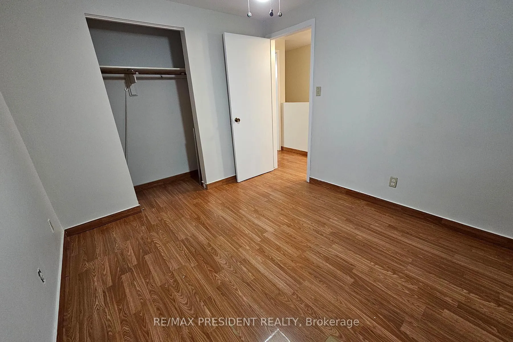Photo 19 of 560A Brookhaven Crescent, Waterloo — HOMEH