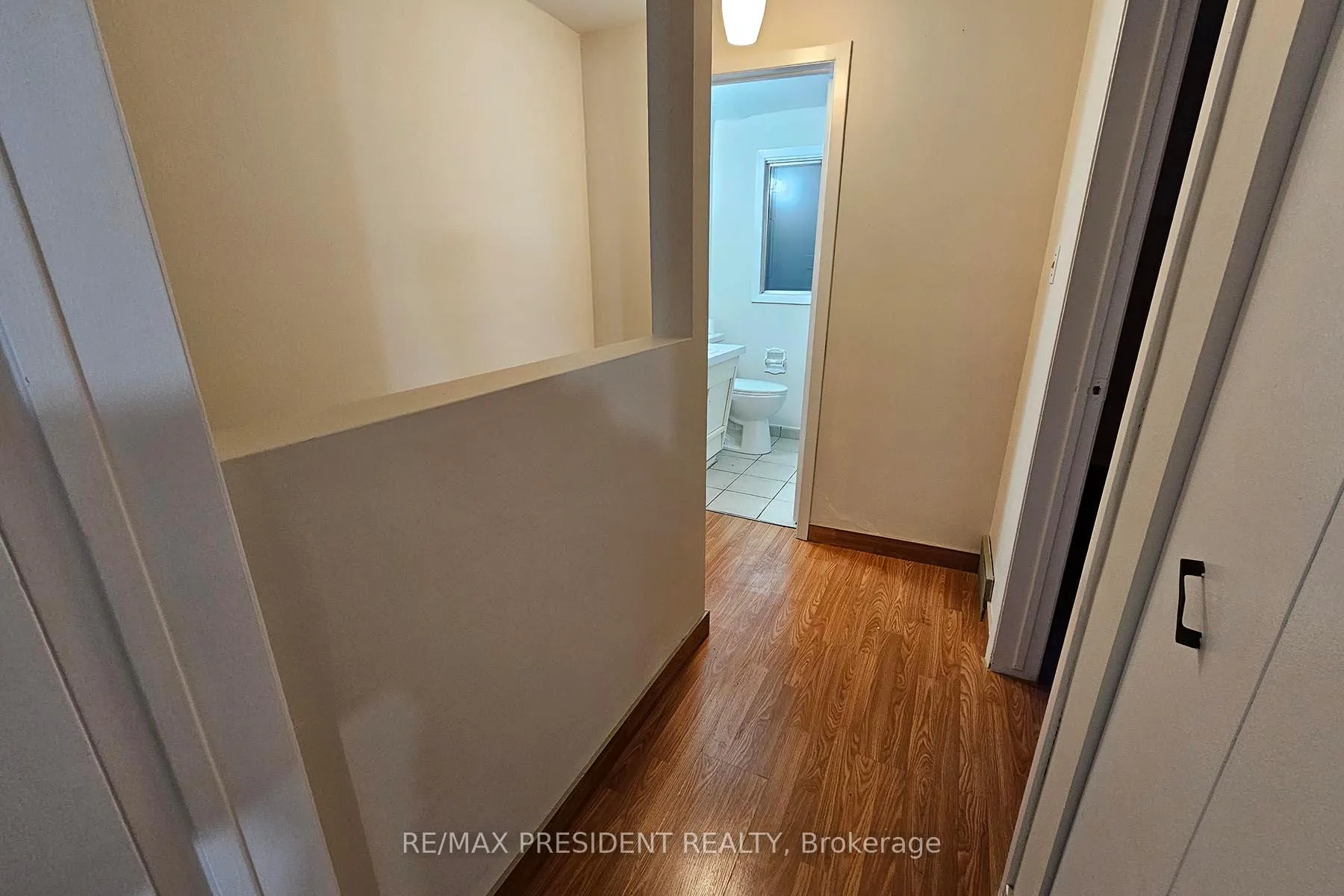 Photo 20 of 560A Brookhaven Crescent, Waterloo — HOMEH