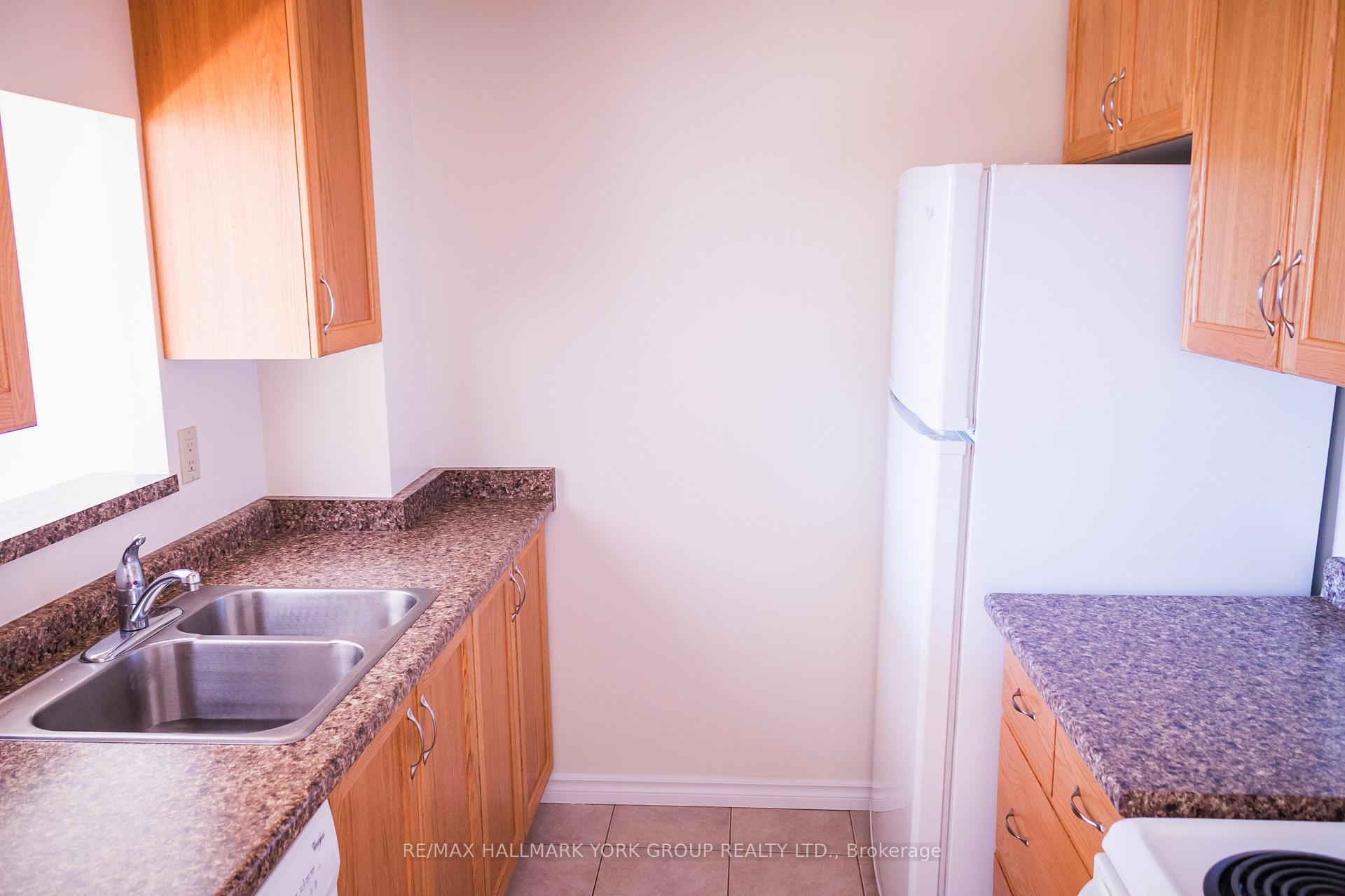 Photo 3 of Unit 204, 262 Rose Street, Barrie, Wellington — HOMEH