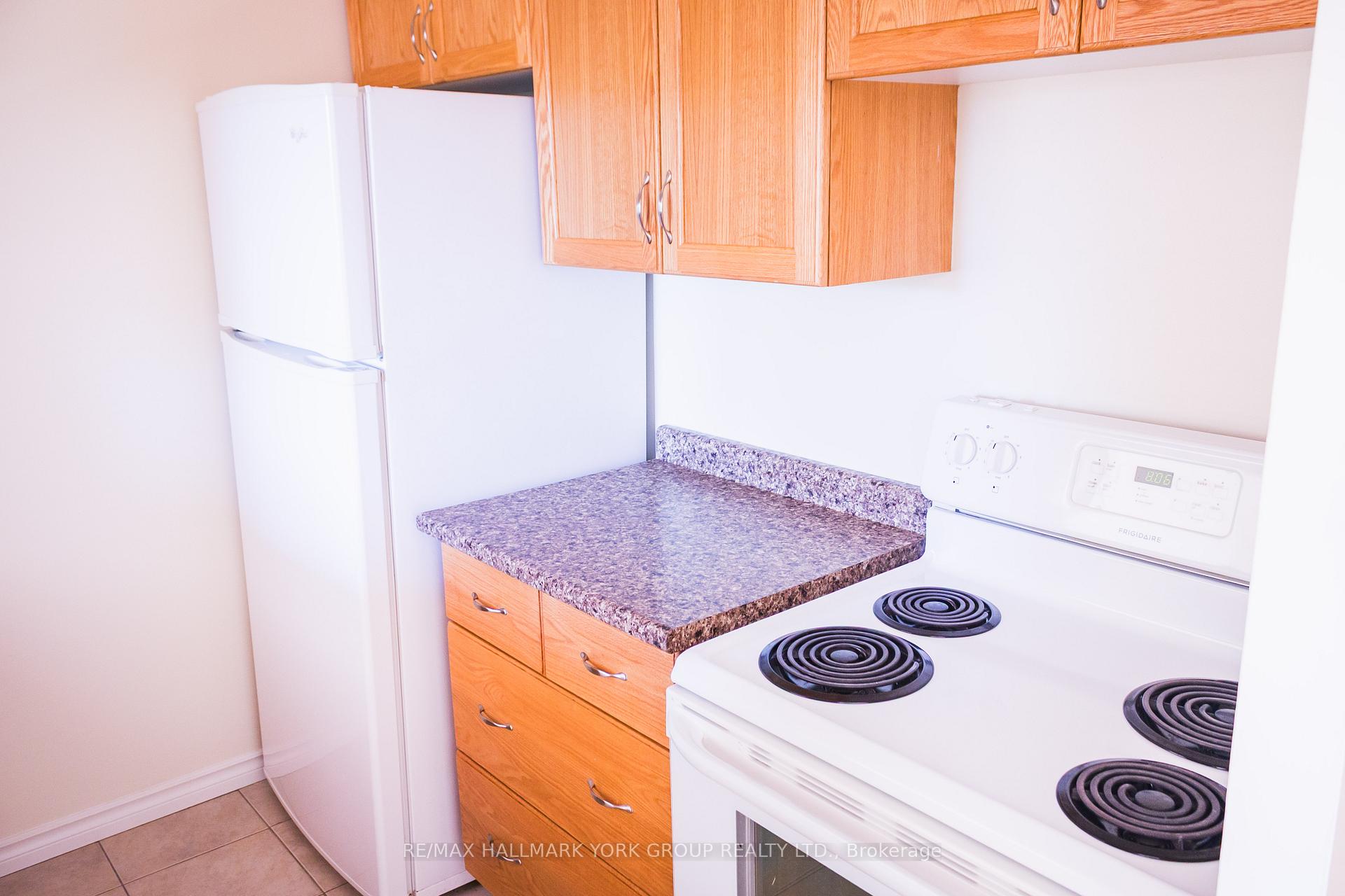 Photo 4 of Unit 204, 262 Rose Street, Barrie, Wellington — HOMEH