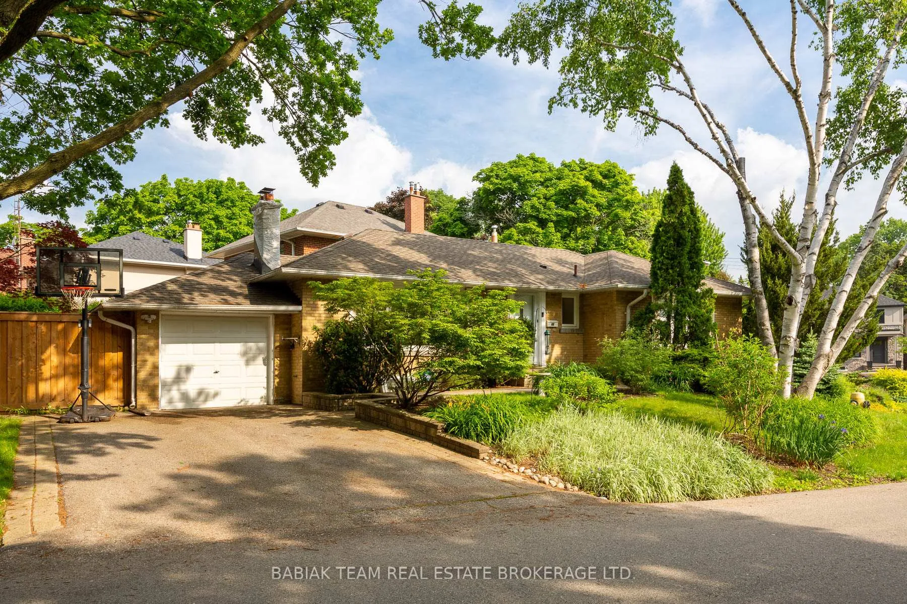 Photo 1 of 48 Kirk Bradden Road E, Etobicoke, Stonegate-Queensway — HOMEH
