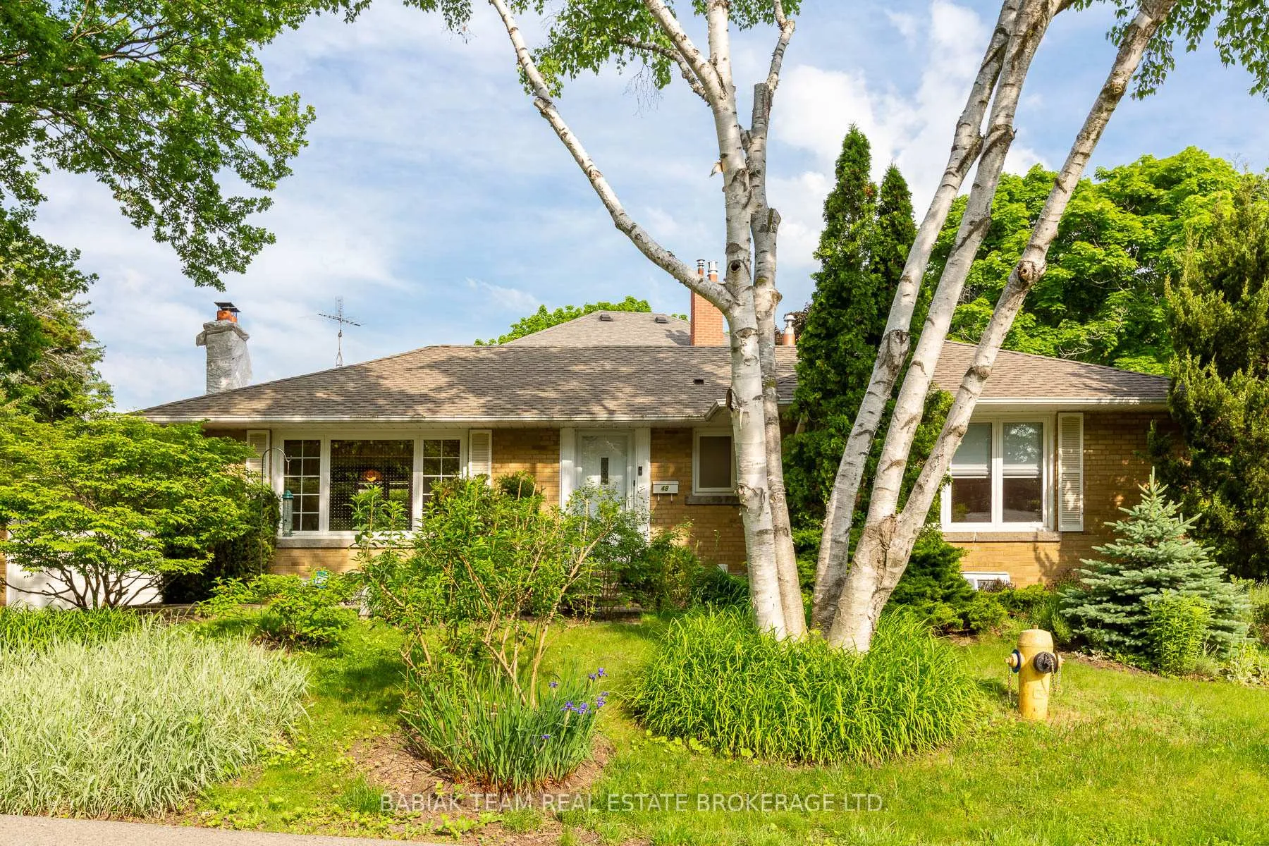 Photo 2 of 48 Kirk Bradden Road E, Etobicoke, Stonegate-Queensway — HOMEH