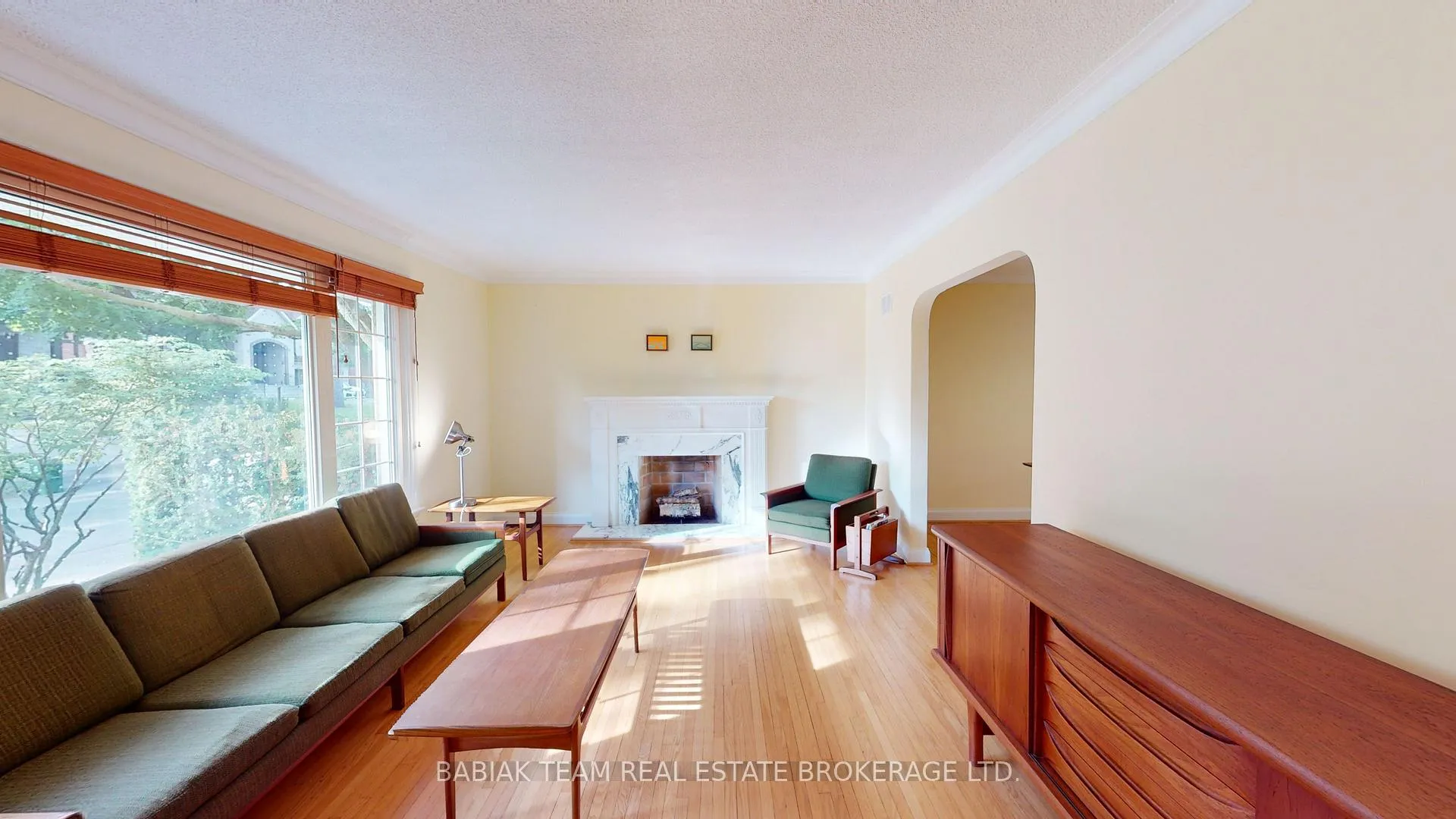 Photo 4 of 48 Kirk Bradden Road E, Etobicoke, Stonegate-Queensway — HOMEH