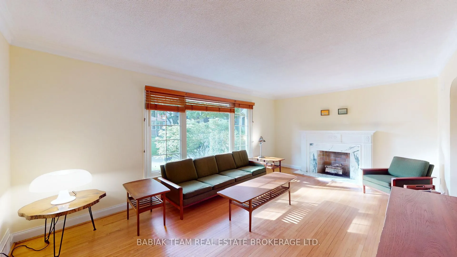 Photo 5 of 48 Kirk Bradden Road E, Etobicoke, Stonegate-Queensway — HOMEH