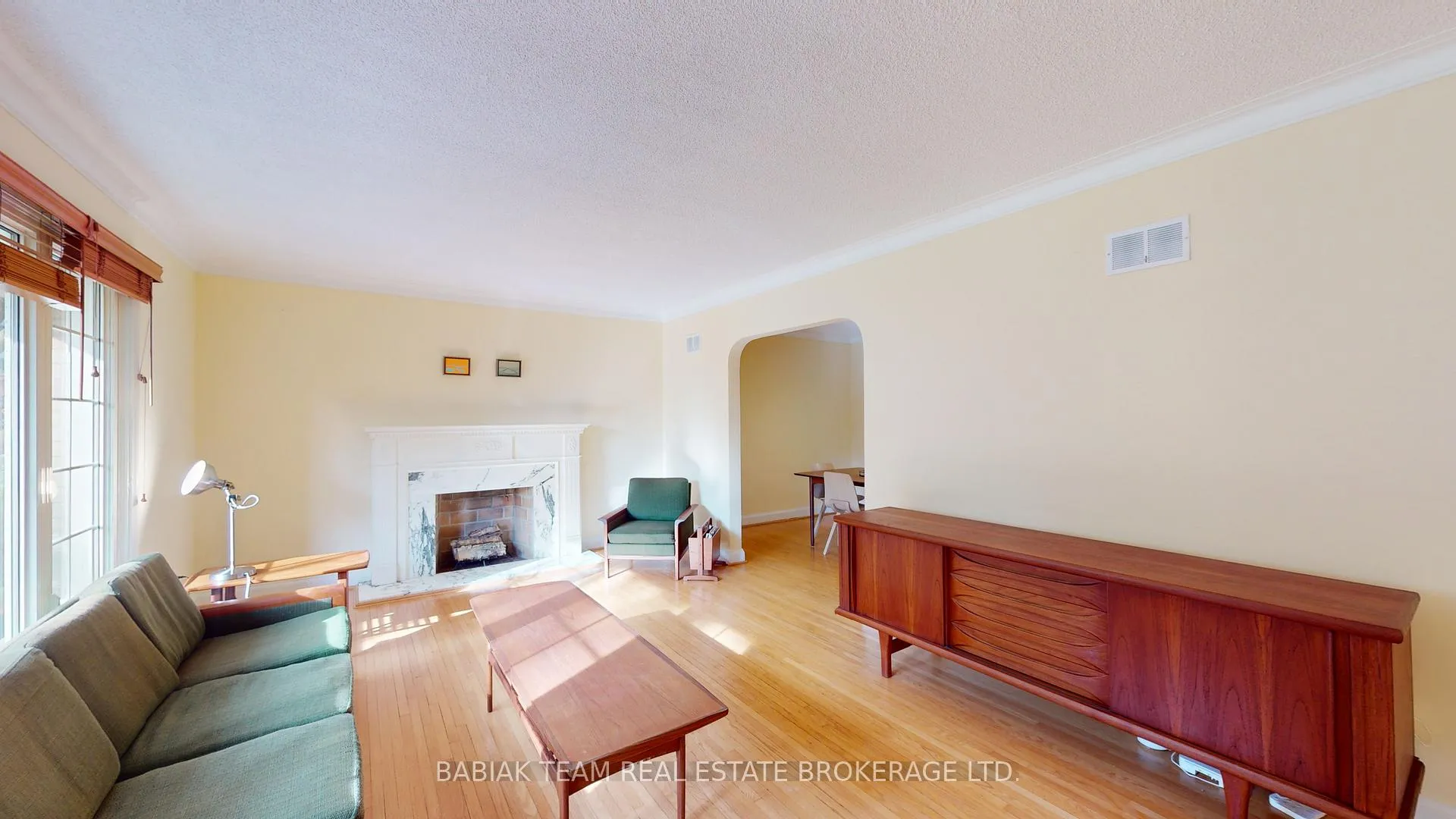 Photo 7 of 48 Kirk Bradden Road E, Etobicoke, Stonegate-Queensway — HOMEH