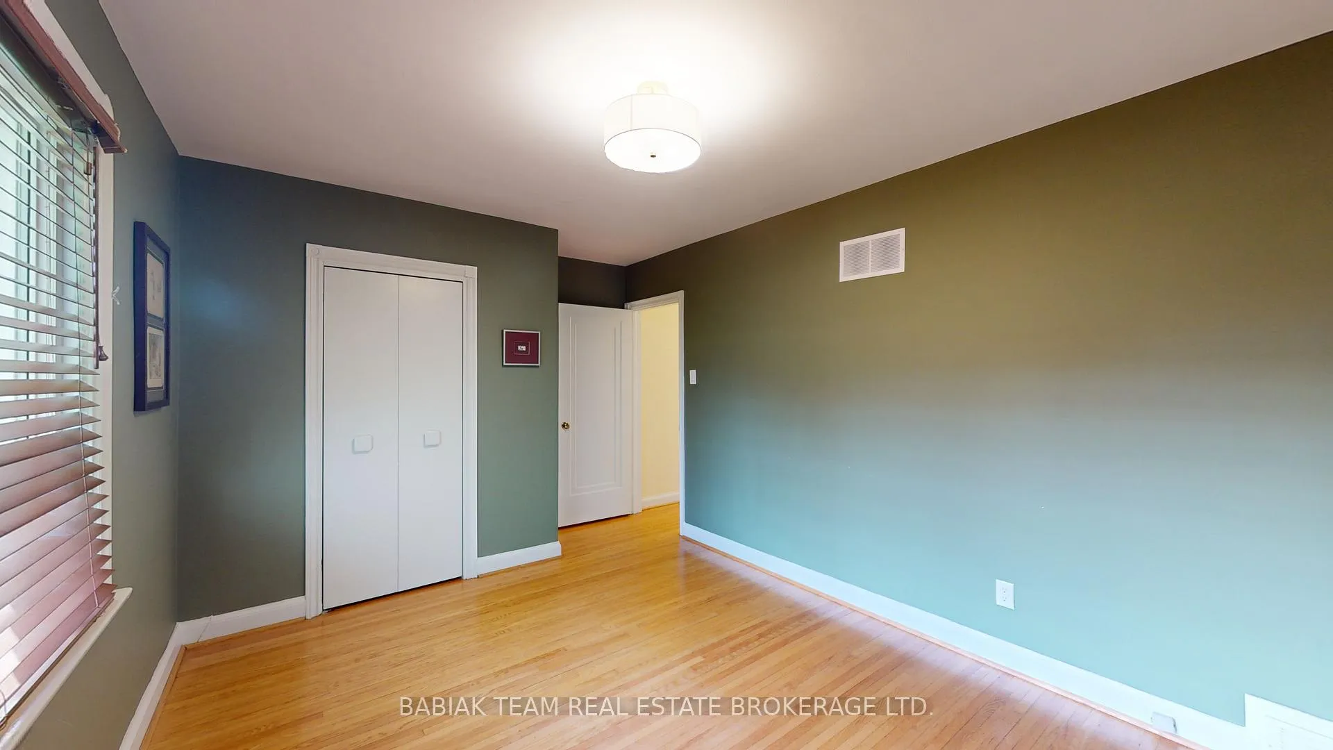 Photo 17 of 48 Kirk Bradden Road E, Etobicoke, Stonegate-Queensway — HOMEH