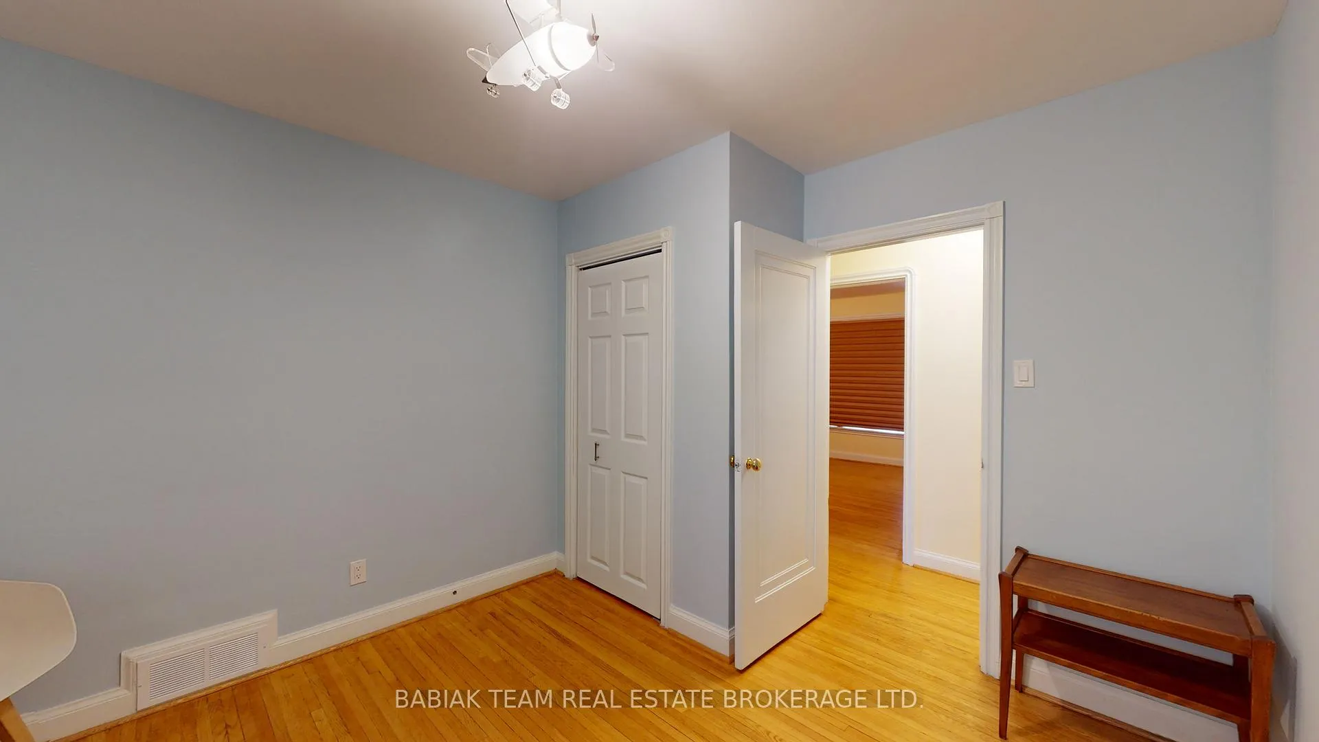 Photo 19 of 48 Kirk Bradden Road E, Etobicoke, Stonegate-Queensway — HOMEH