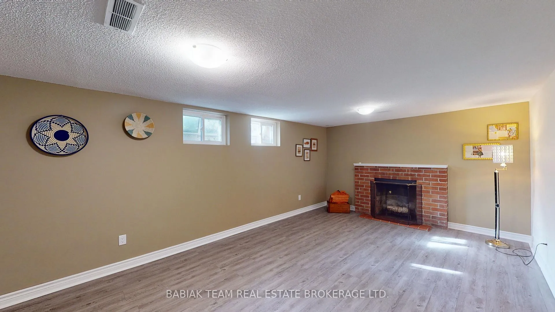 Photo 21 of 48 Kirk Bradden Road E, Etobicoke, Stonegate-Queensway — HOMEH