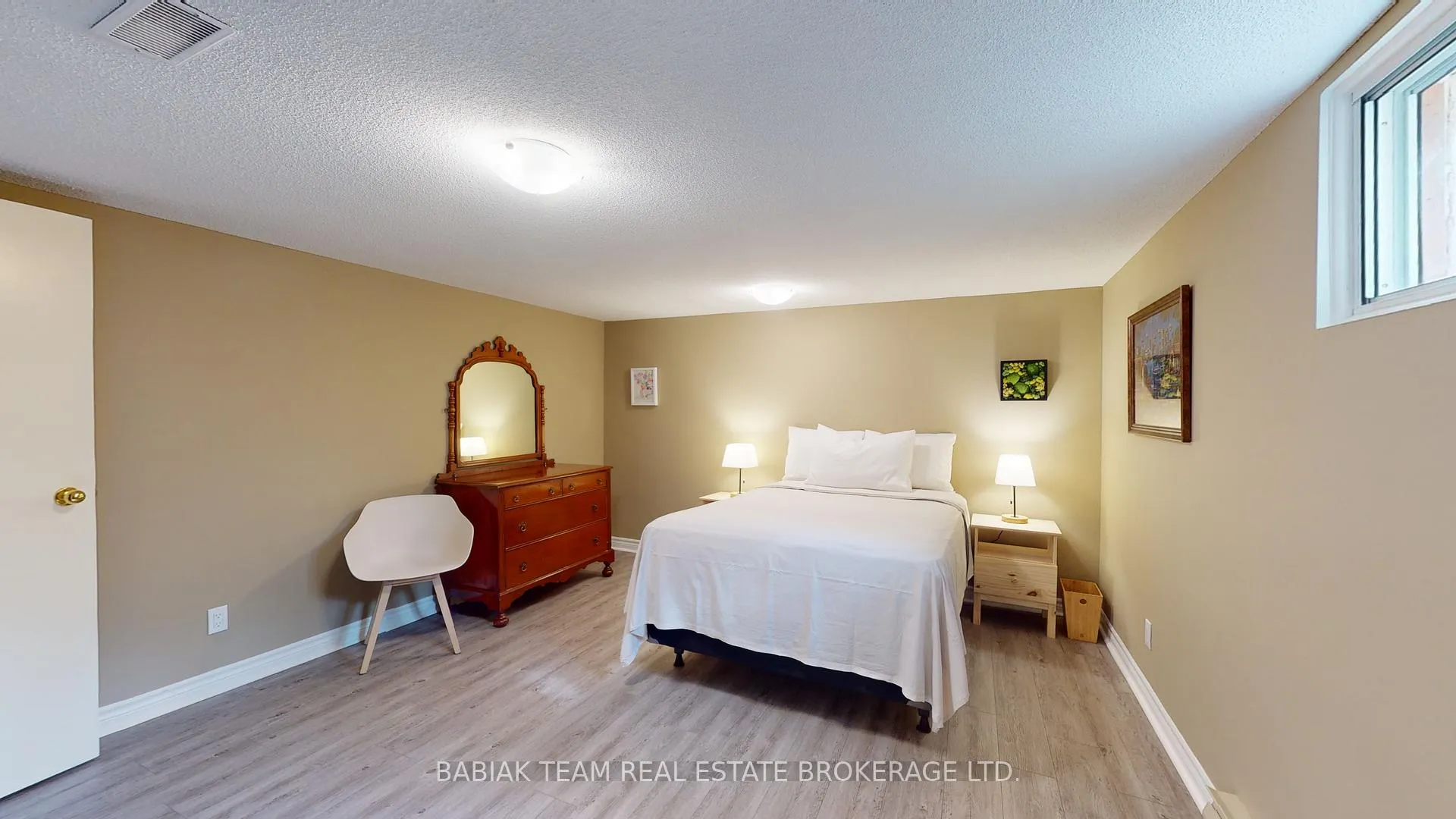 Photo 24 of 48 Kirk Bradden Road E, Etobicoke, Stonegate-Queensway — HOMEH