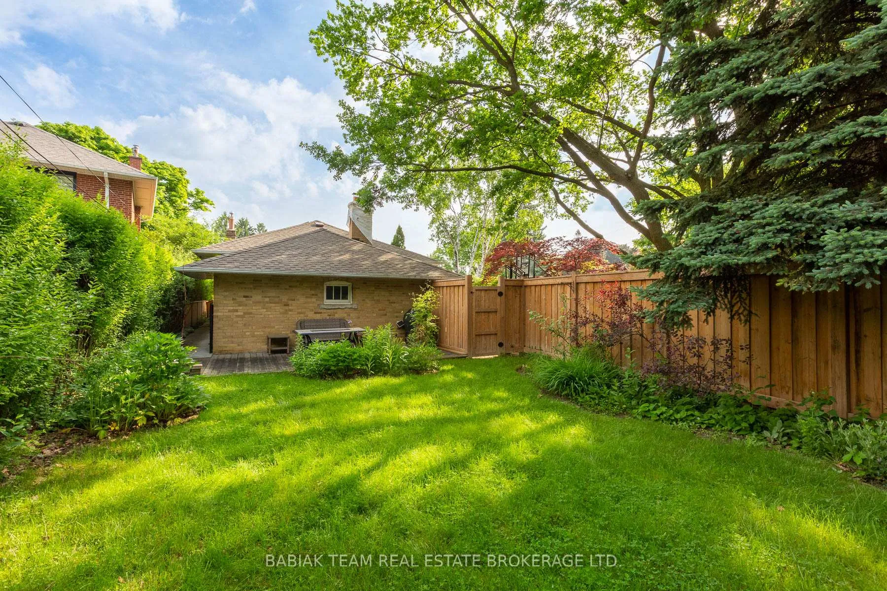 Photo 32 of 48 Kirk Bradden Road E, Etobicoke, Stonegate-Queensway — HOMEH