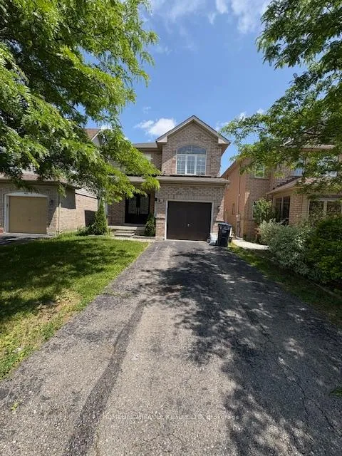 Photo 2 of 43 Allangrove Drive, Brampton, Fletcher's Meadow — HOMEH