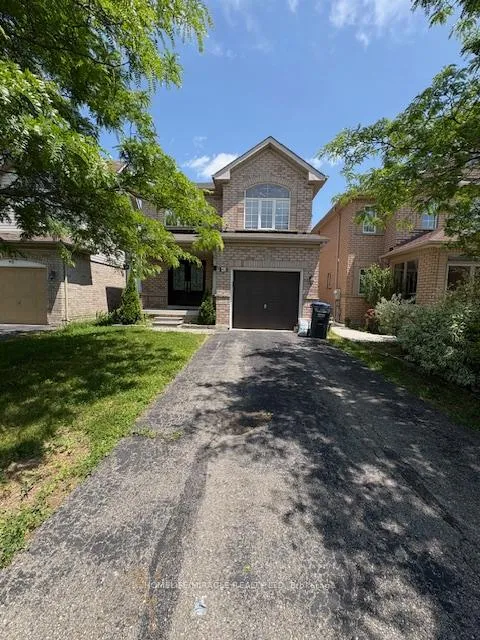 Photo 3 of 43 Allangrove Drive, Brampton, Fletcher's Meadow — HOMEH