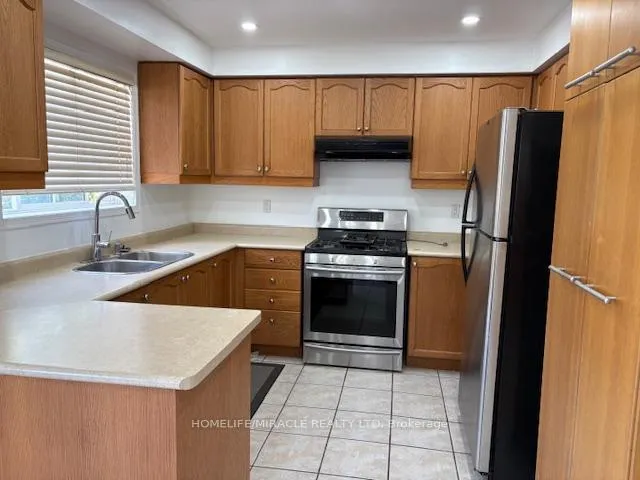 Photo 7 of 43 Allangrove Drive, Brampton, Fletcher's Meadow — HOMEH