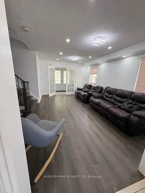 Photo 10 of 43 Allangrove Drive, Brampton, Fletcher's Meadow — HOMEH