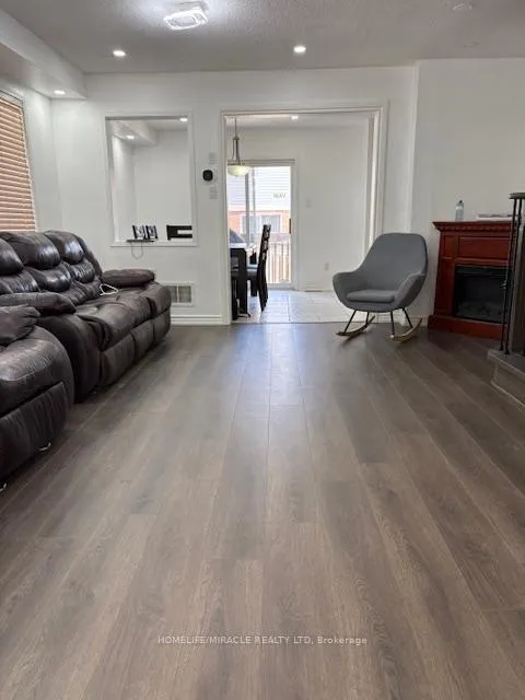 Photo 15 of 43 Allangrove Drive, Brampton, Fletcher's Meadow — HOMEH