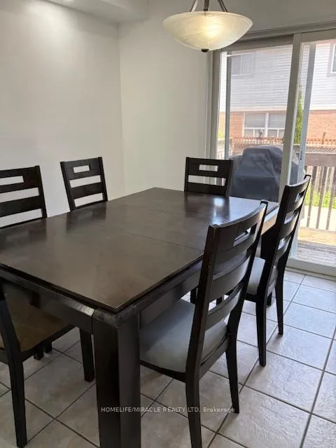 Photo 17 of 43 Allangrove Drive, Brampton, Fletcher's Meadow — HOMEH