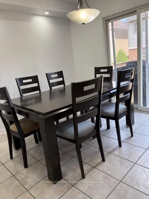 Photo 18 of 43 Allangrove Drive, Brampton, Fletcher's Meadow — HOMEH